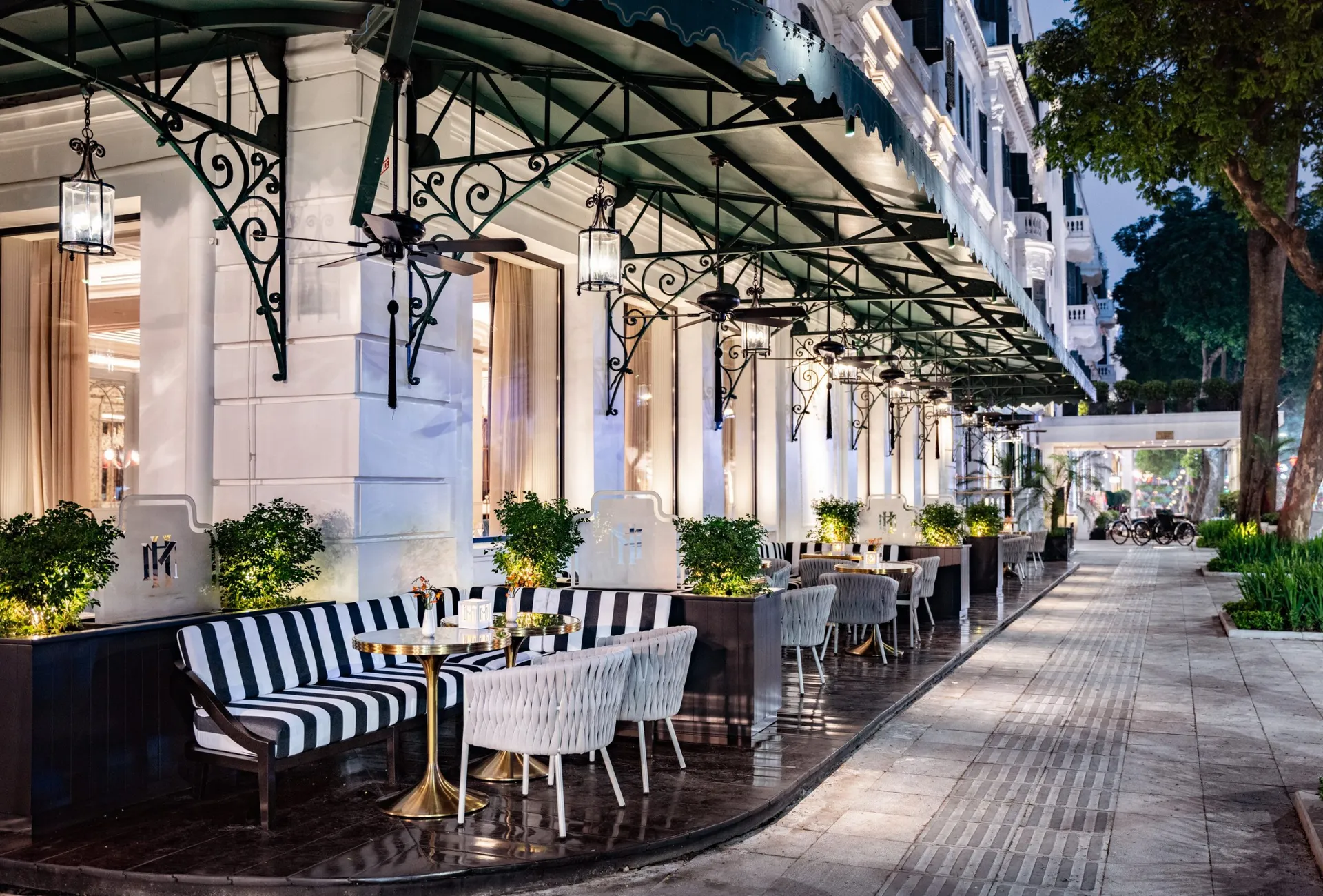 Sofitel Legend Metropole Hanoi - La Terrasse Cafe - Premium Southeast Asia Golf Tours