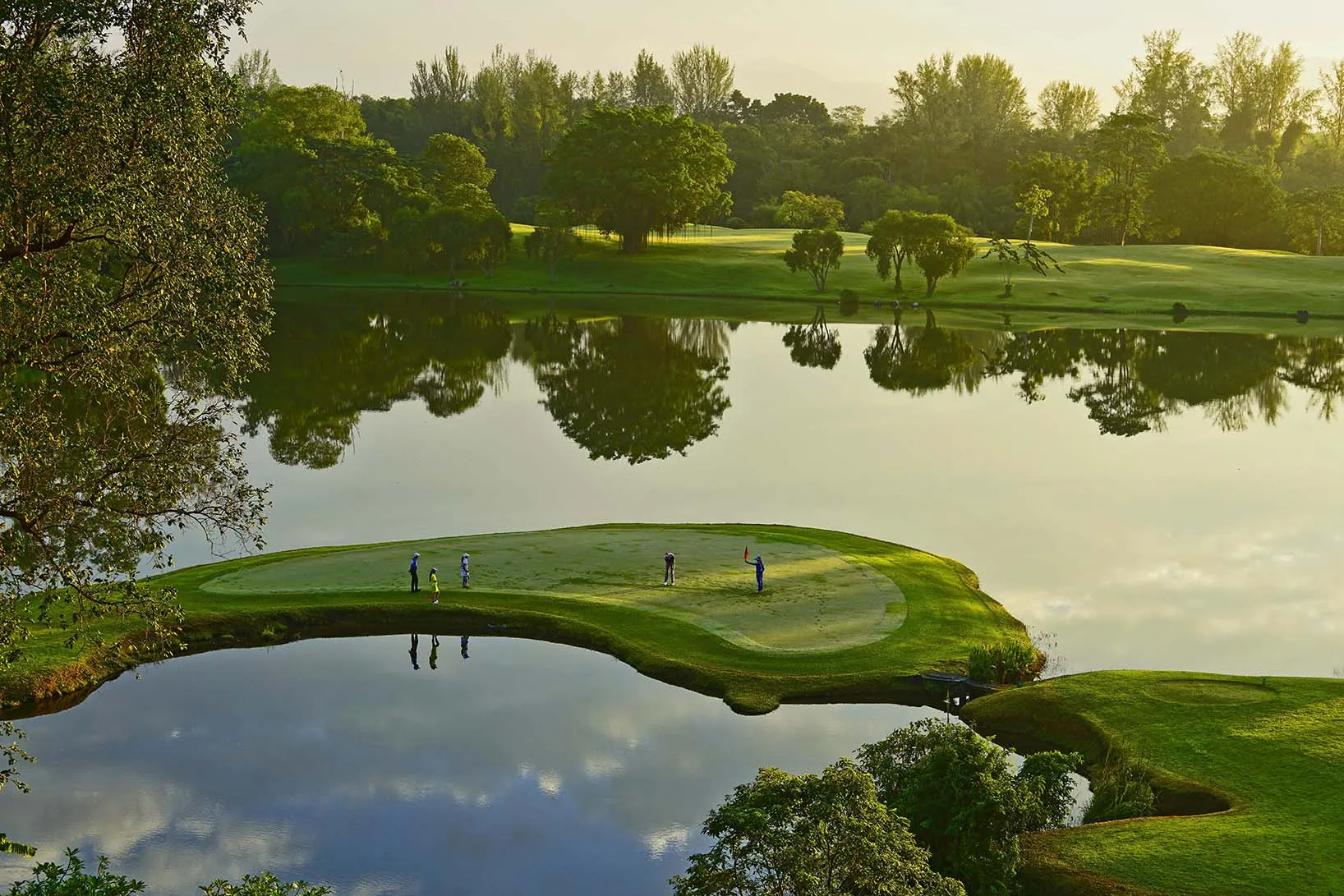 Blue Canyon Country Club Phuket Thailand island green Tiger Woods 1998 Johnnie Walker Classic