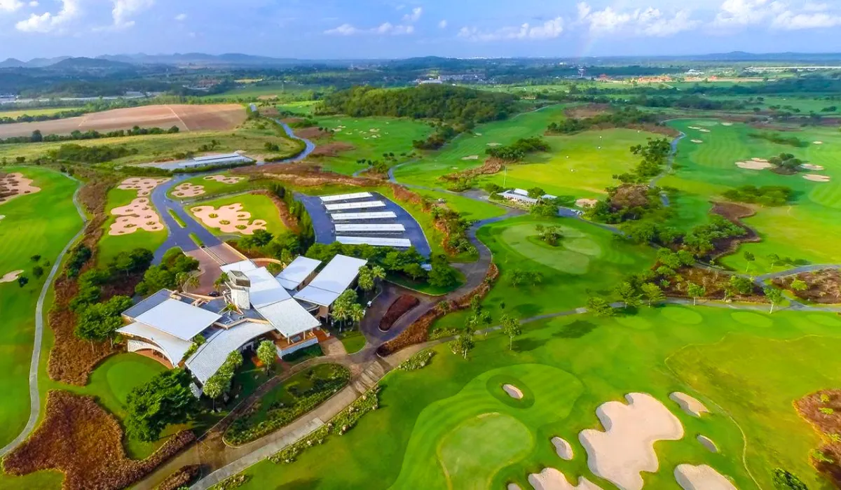 Siam Country Club Old Course or Plantation
