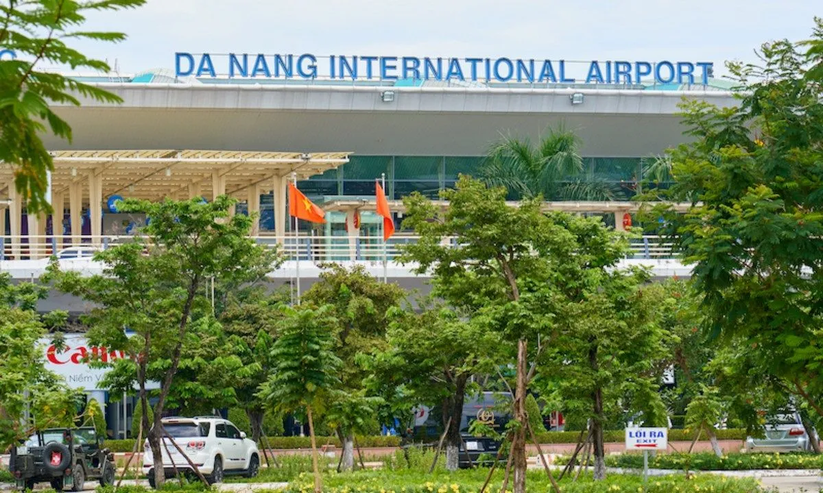 Da Nang International Airport oversized baggage claim golf clubs arrival Vietnam 2026