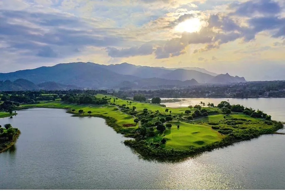 Sky Lake Resort & Golf Club