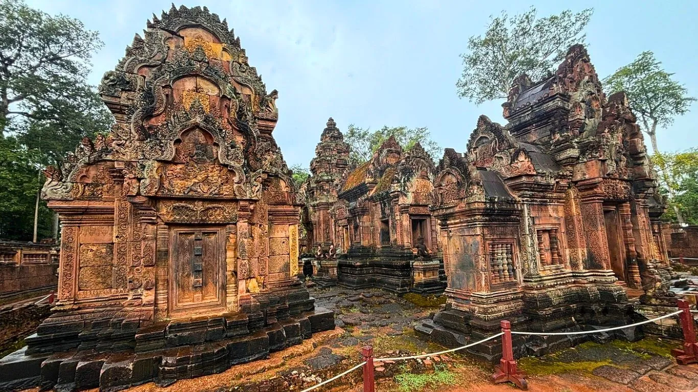 Banteay Srei & The River of a Thousand Lingas