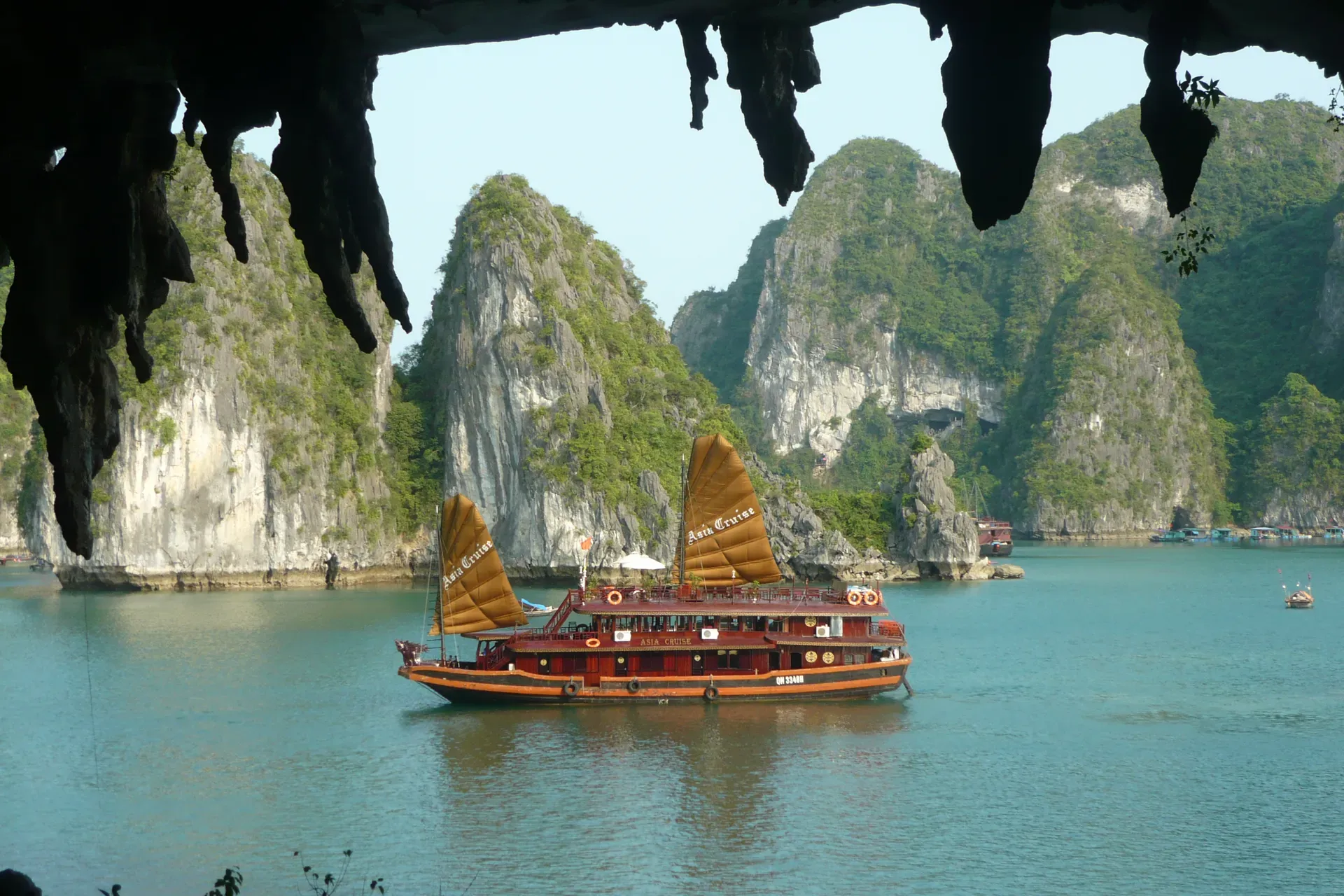 Halong Bay Overnight Luxury Cruise